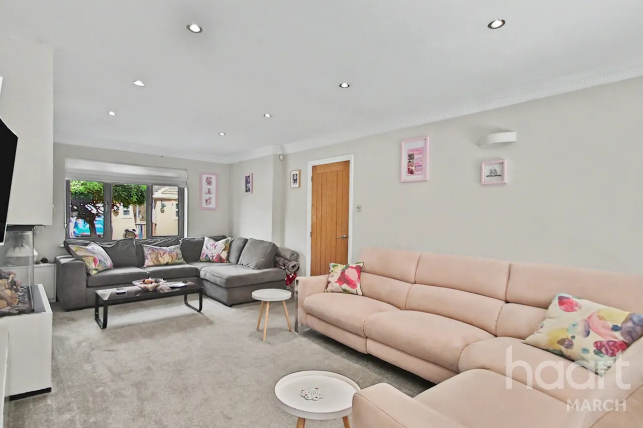 Willowbrook Drive, Coates, PE7, photo 9