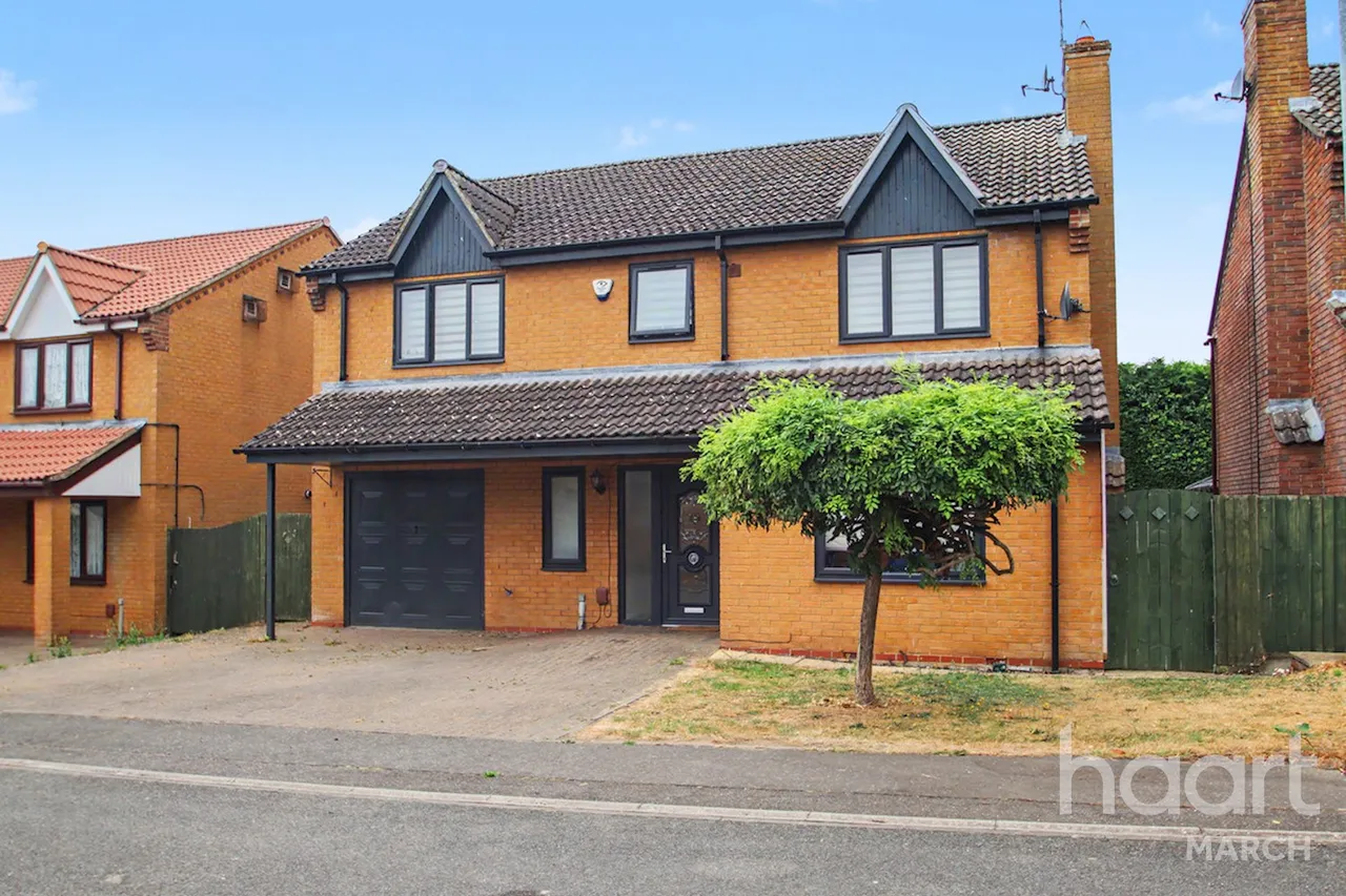 5 bed house for sale, Willowbrook Drive, Coates, PE7