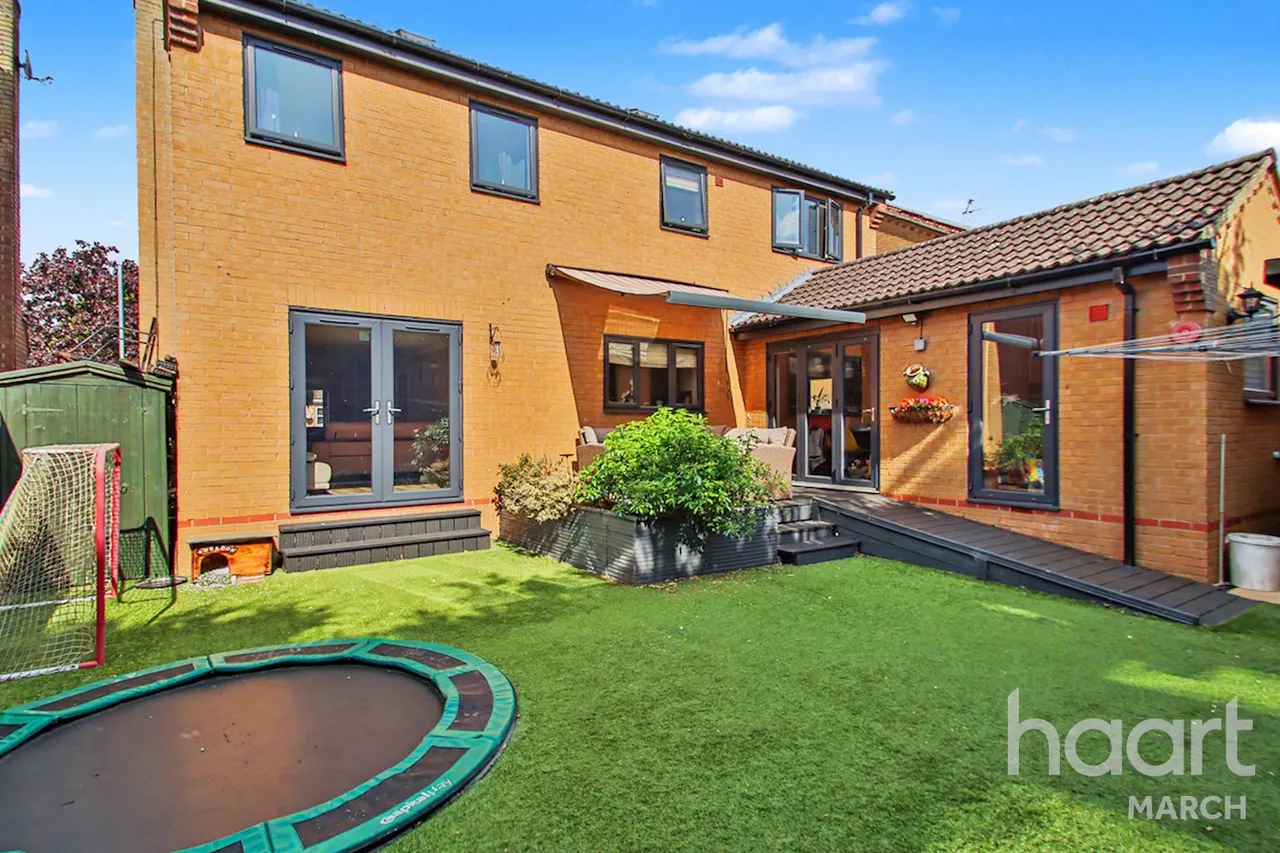 Willowbrook Drive, Coates, PE7, photo 34