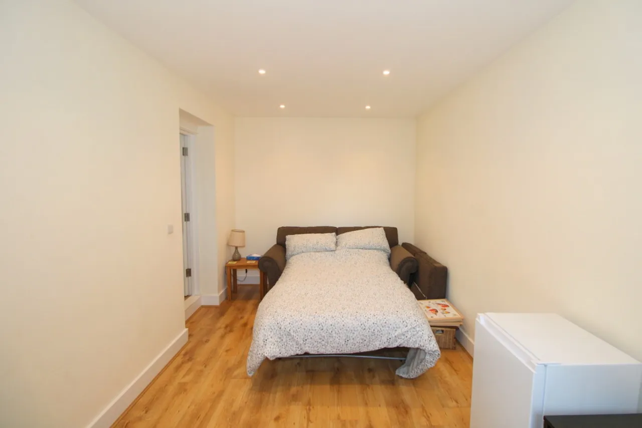 Cecil Road, Ashford, photo 15