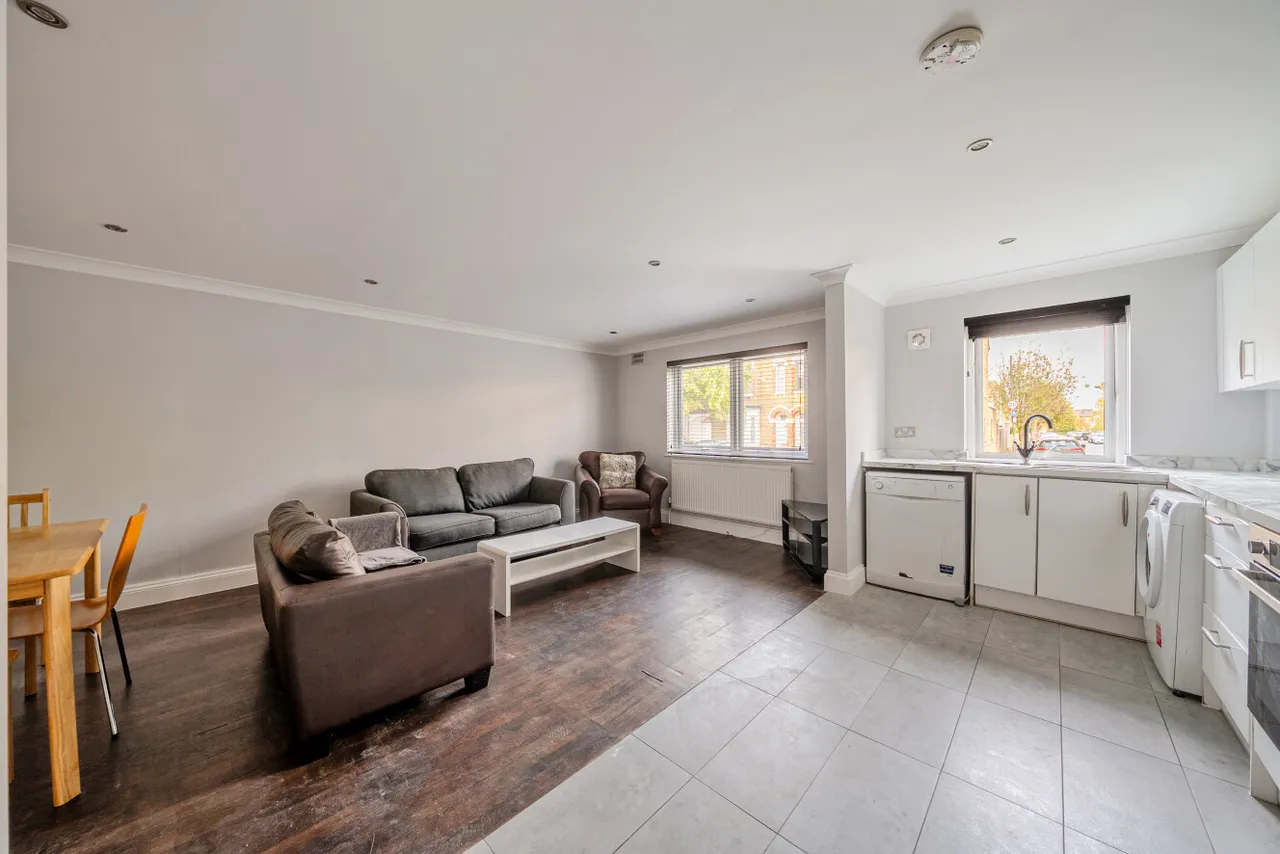 Devonshire Road, London, SW19, photo 2
