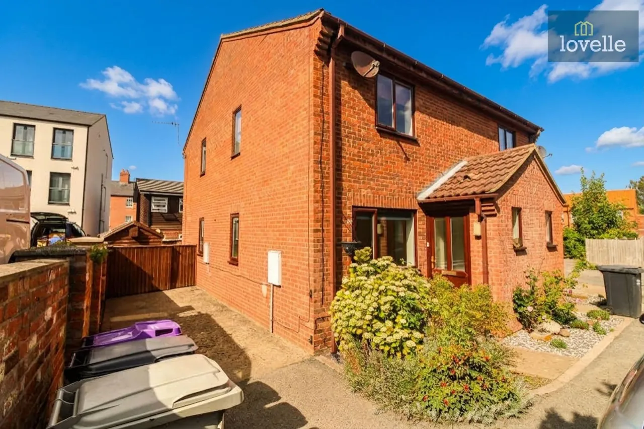 2 bed house for sale, Eastfield Road, Louth, LN11