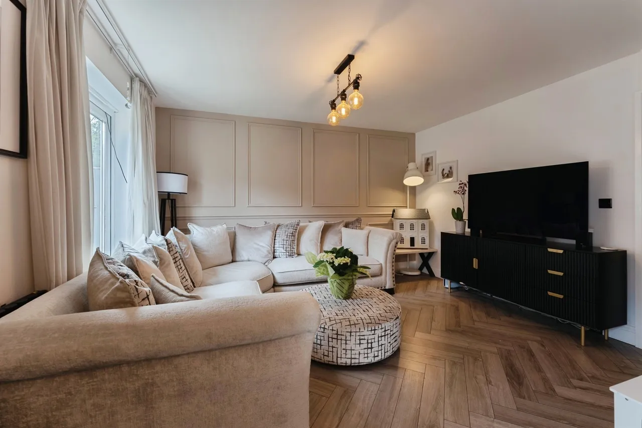 Denham Close, Prenton, photo 5