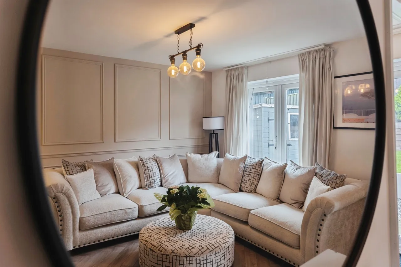 Denham Close, Prenton, photo 6