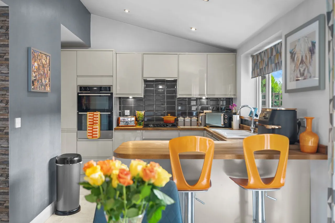 Thornhill Road, Brierley Hill, DY5, photo 2