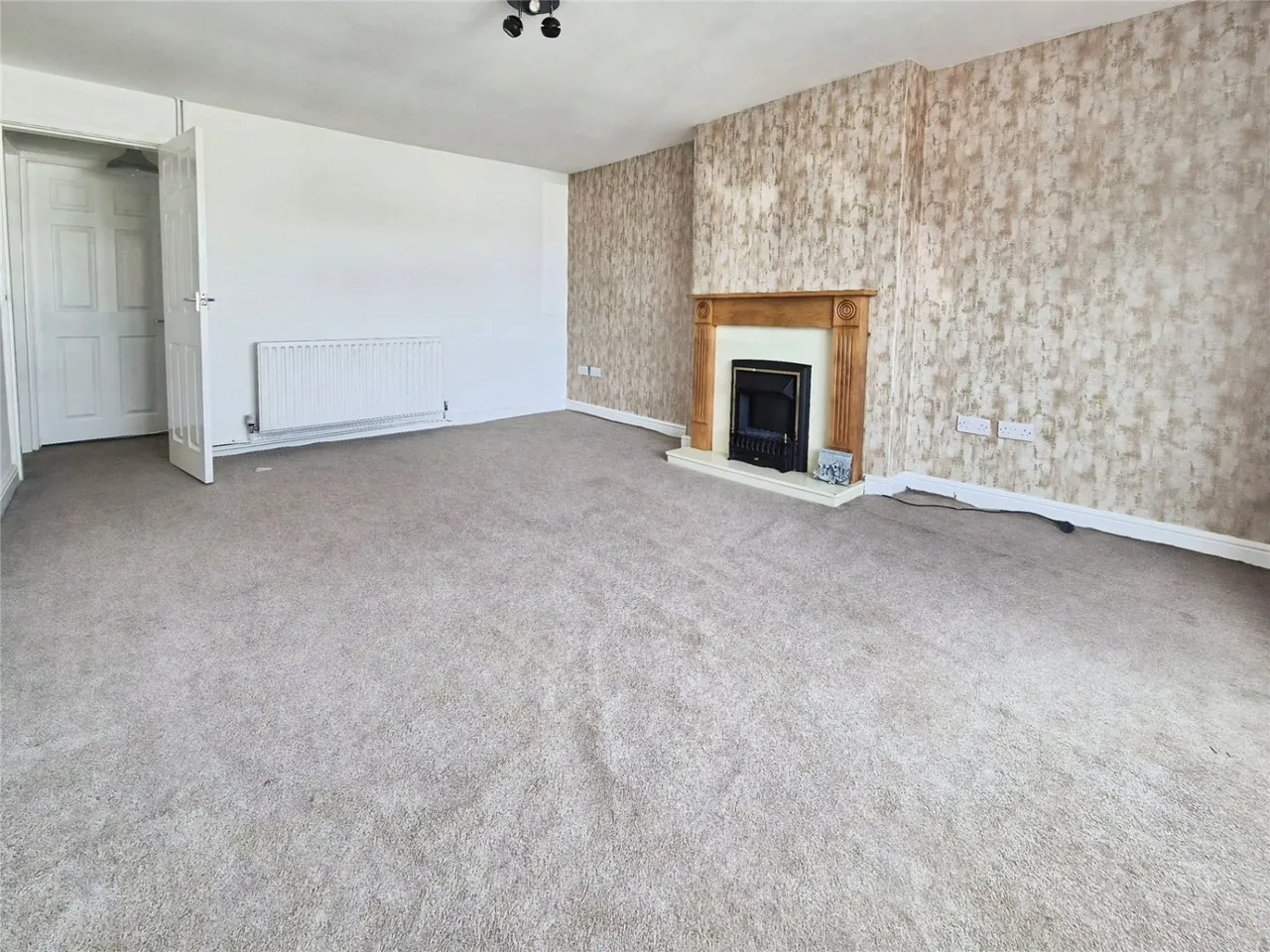 Maycroft Gardens, Nottingham, NG3, photo 2