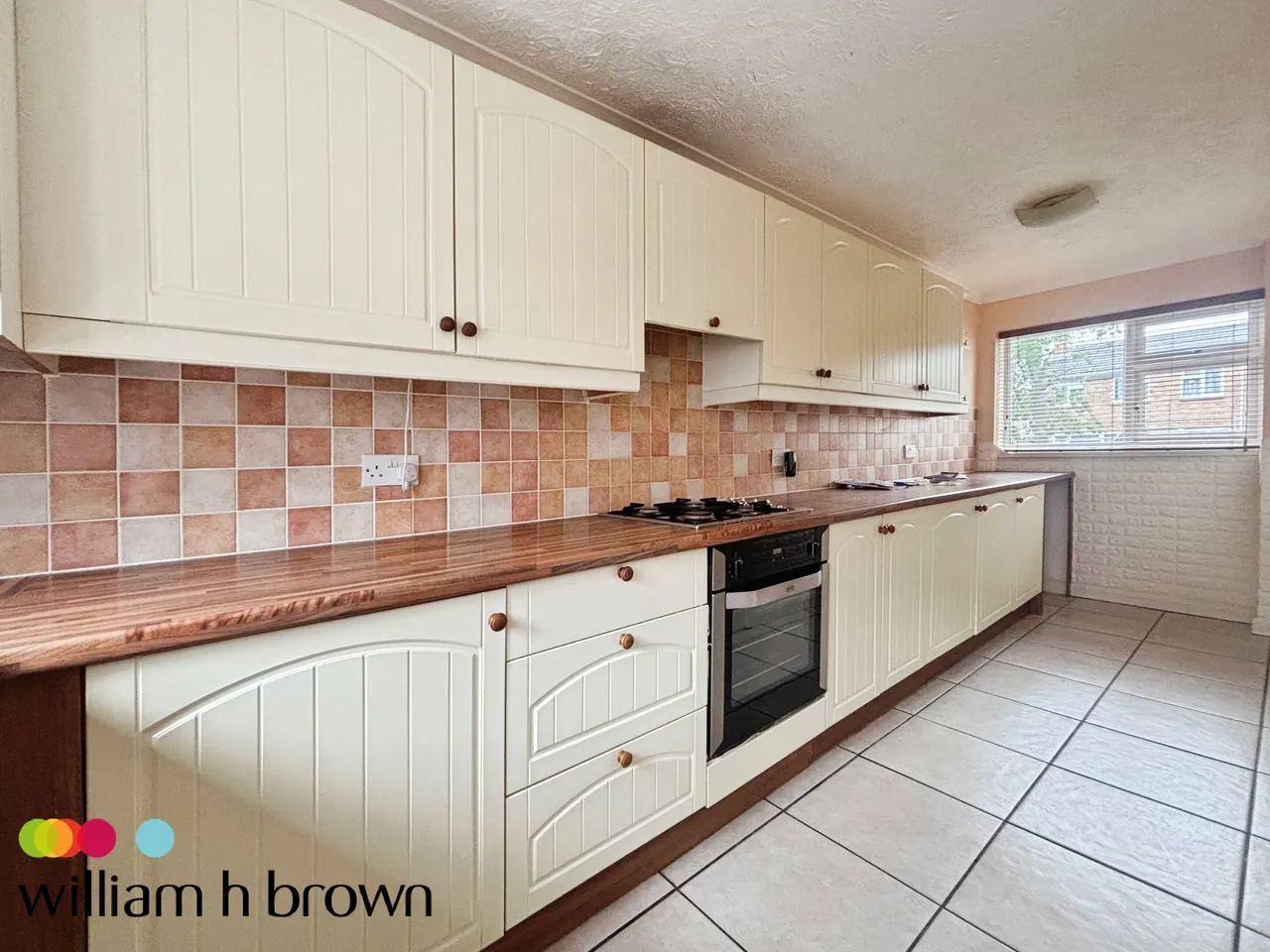 Latchetts Shaw, Basildon, SS16, photo 6