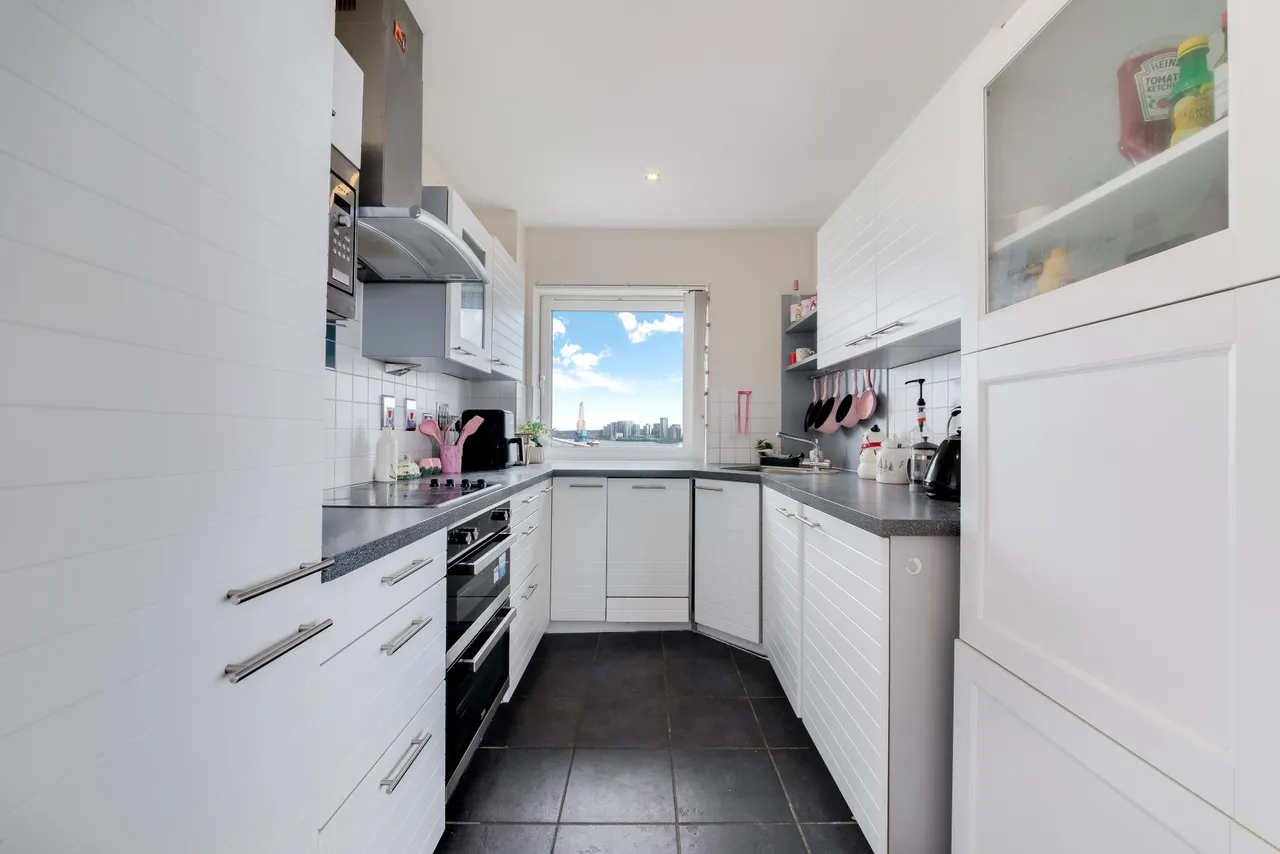 Wards Wharf Approach, London, E16, photo 10