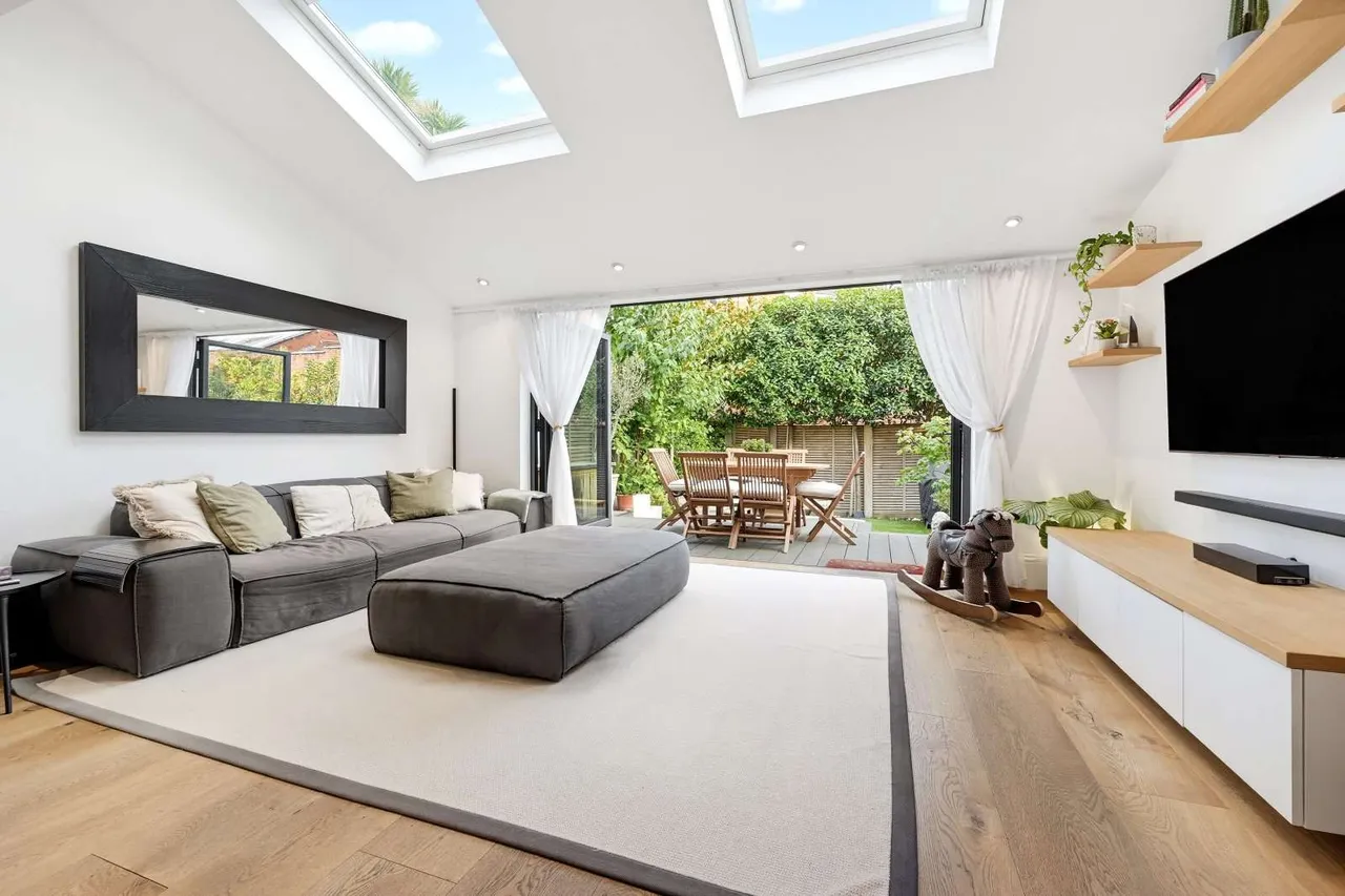 4 bed house for sale, Hamilton Road, London, W4