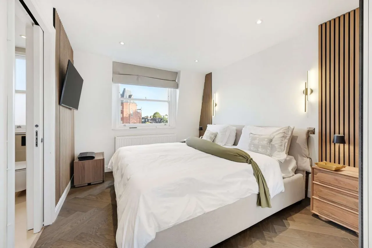 Hamilton Road, London, W4, photo 12