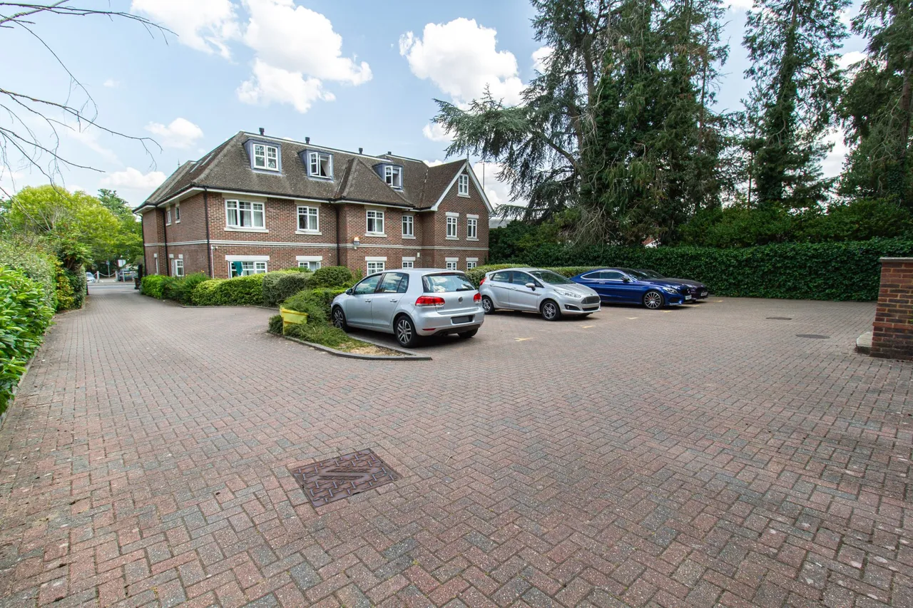 Douglas Court Fleet Road, Fleet, GU51 4QQ, photo 10