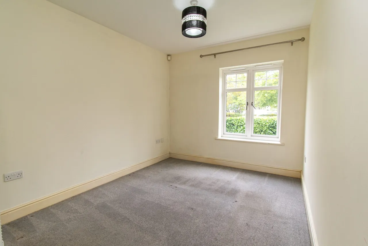 Douglas Court Fleet Road, Fleet, GU51 4QQ, photo 5