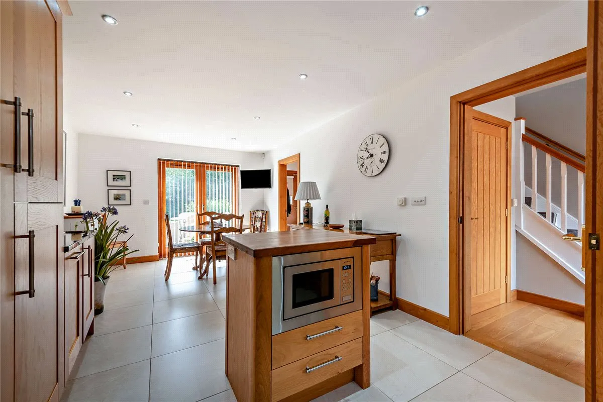 Lambourn Road, Speen, RG20, photo 6