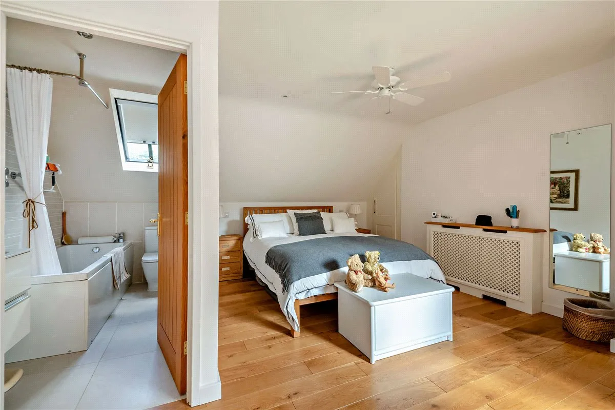 Lambourn Road, Speen, RG20, photo 13