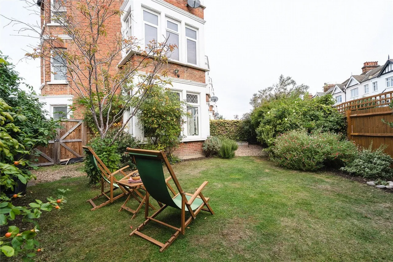 Salford Road, London, SW2, photo 10