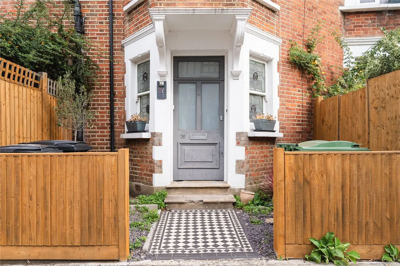 Salford Road, London, SW2, photo 12