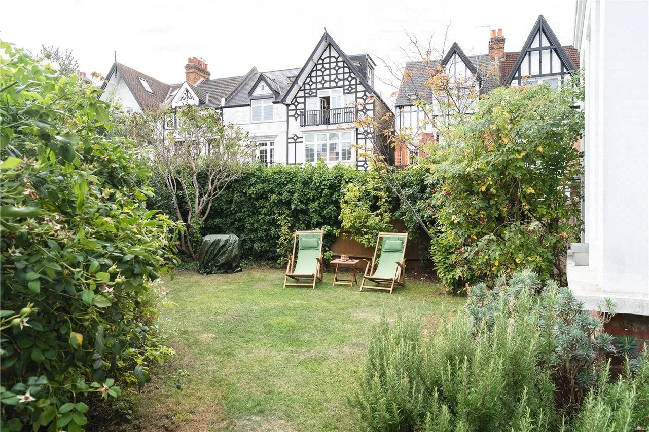 Salford Road, London, SW2, photo 9