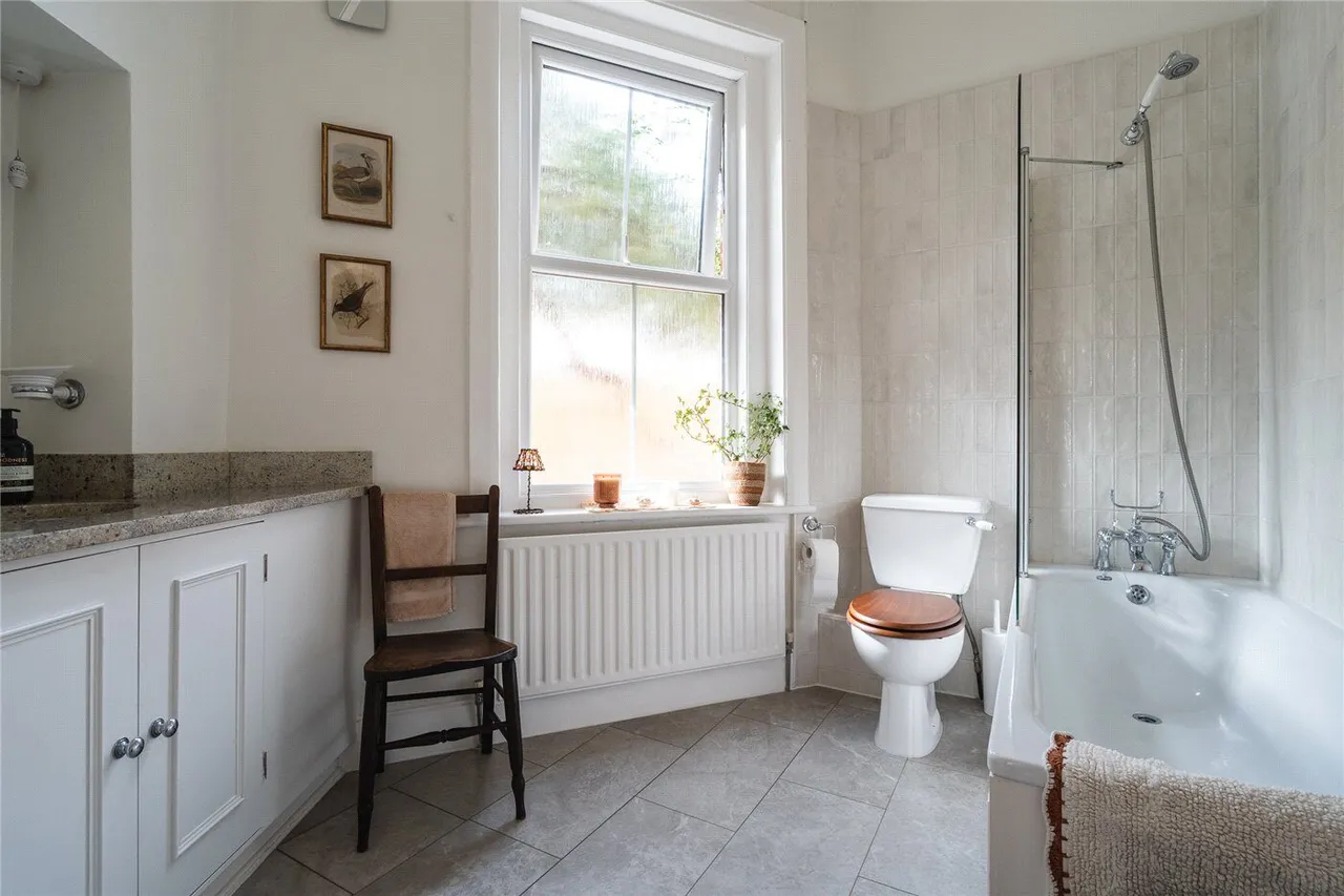 Salford Road, London, SW2, photo 8