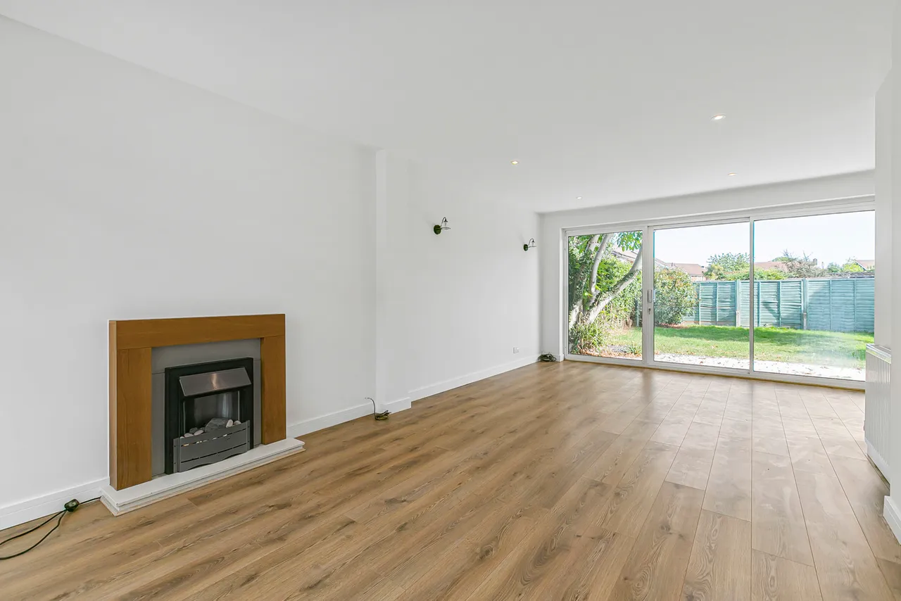 Staines Road East, Sunbury-on-Thames, TW16, photo 3
