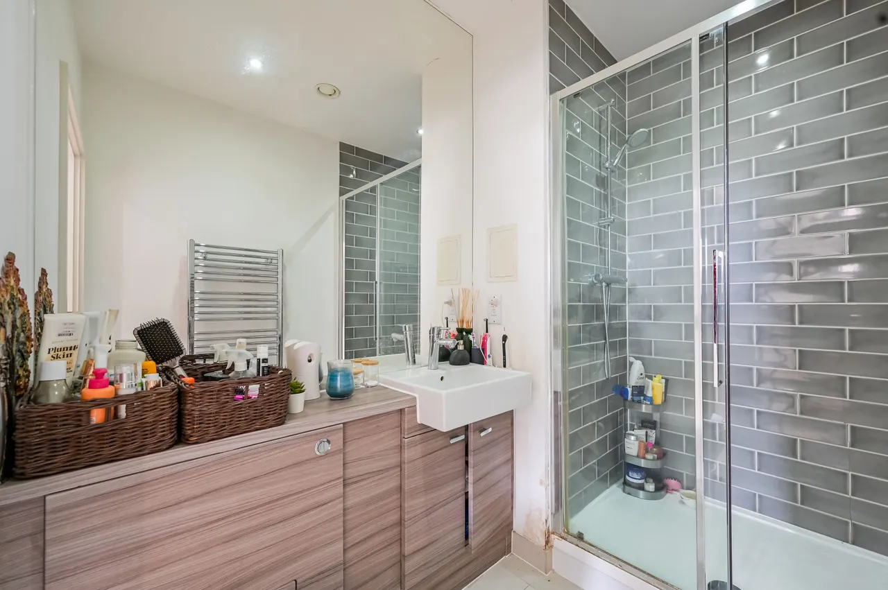 Flat 80, Boyd Building, London, photo 9