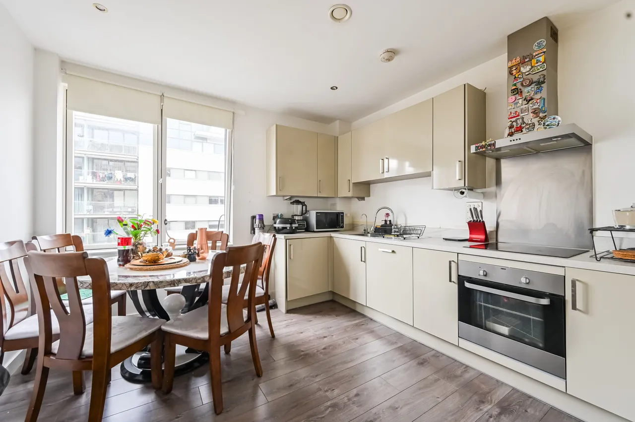 Flat 80, Boyd Building, London, photo 5