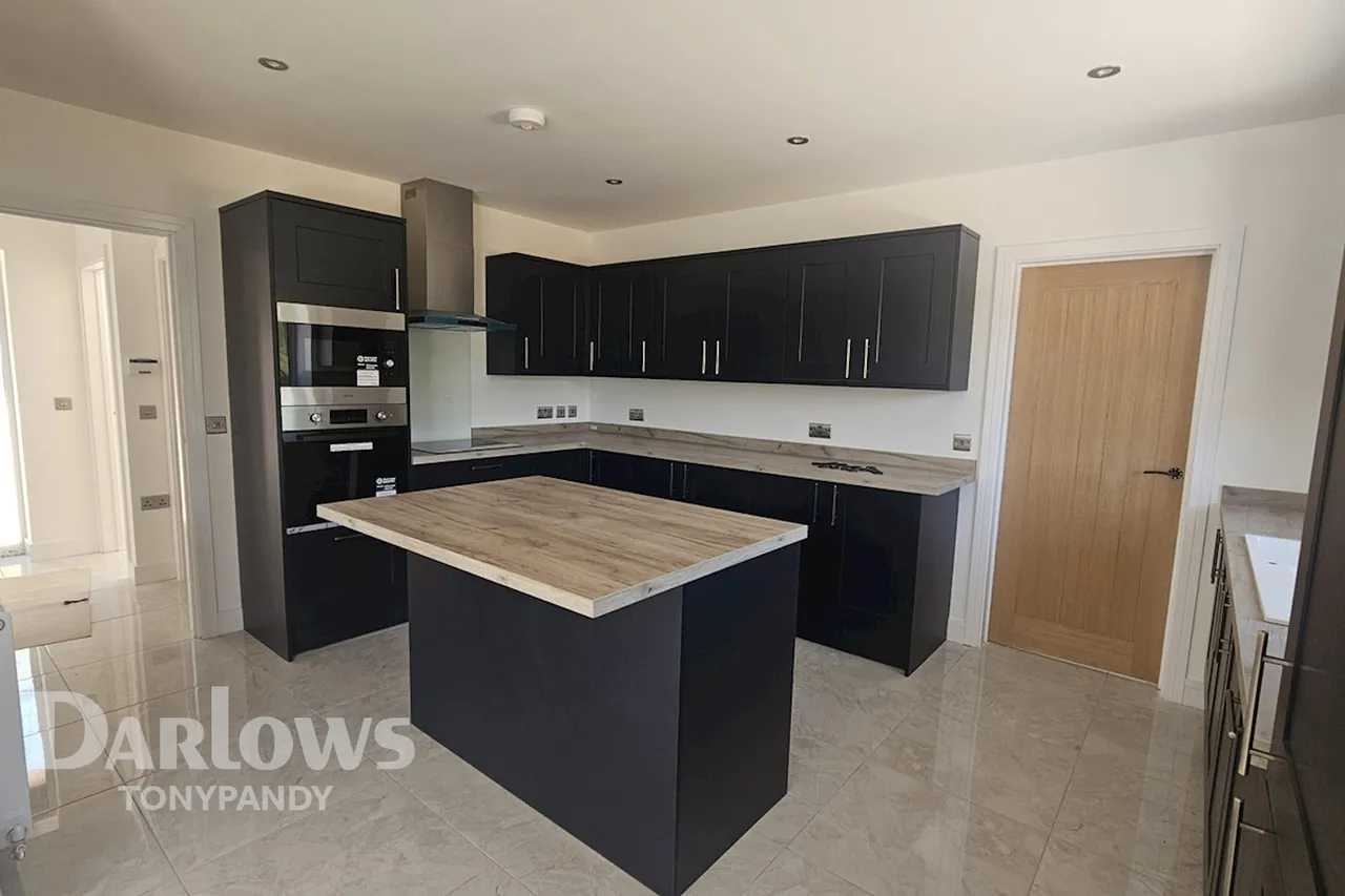 Pleasant Heights, Mount Pleasant, CF39, photo 5