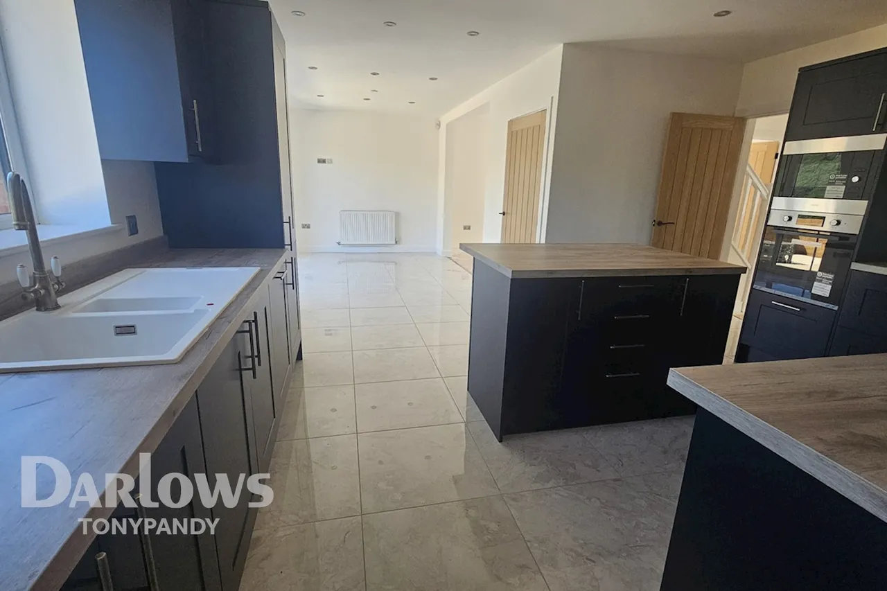 Pleasant Heights, Mount Pleasant, CF39, photo 8