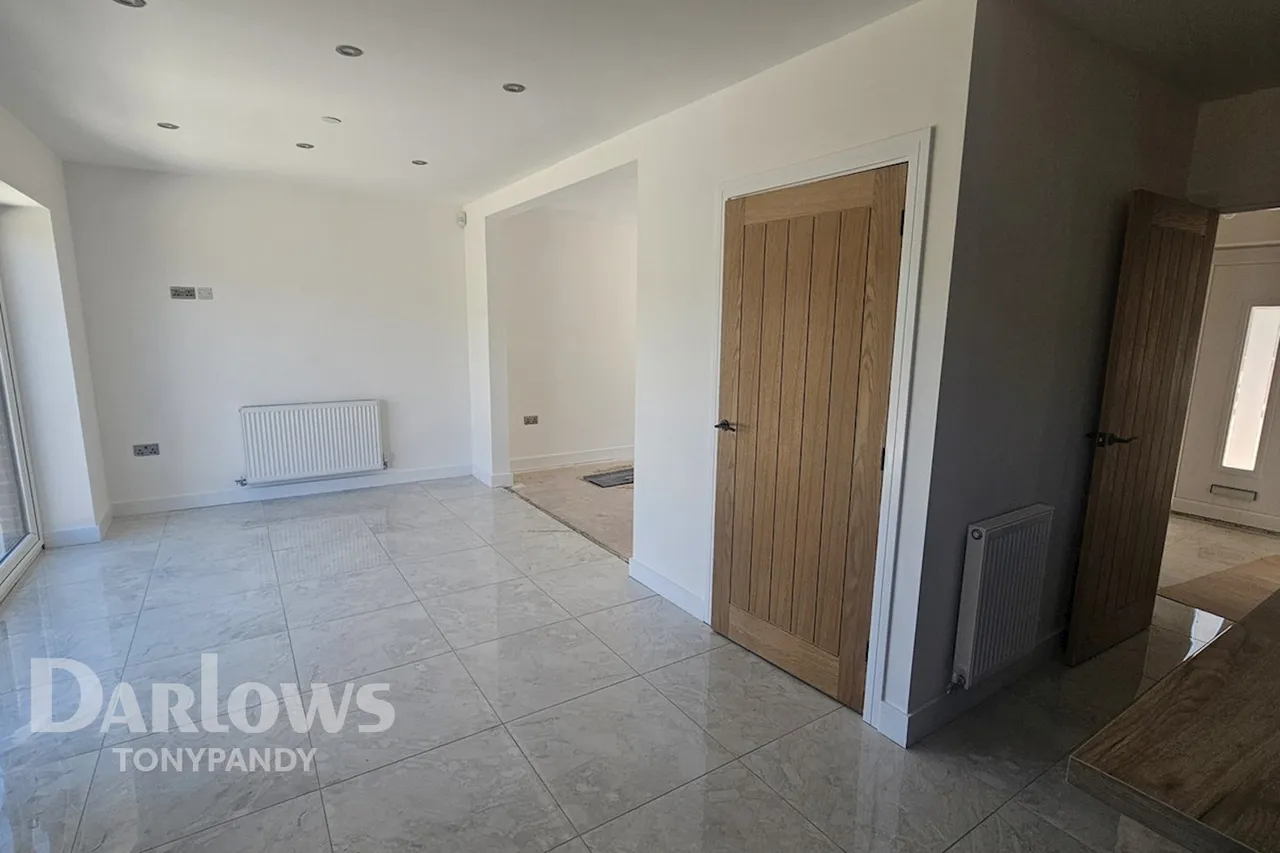 Pleasant Heights, Mount Pleasant, CF39, photo 9