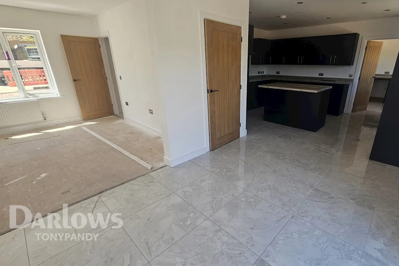 Pleasant Heights, Mount Pleasant, CF39, photo 11
