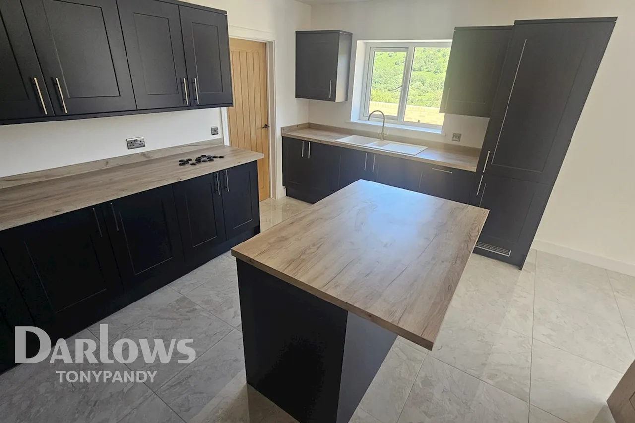 Pleasant Heights, Mount Pleasant, CF39, photo 4