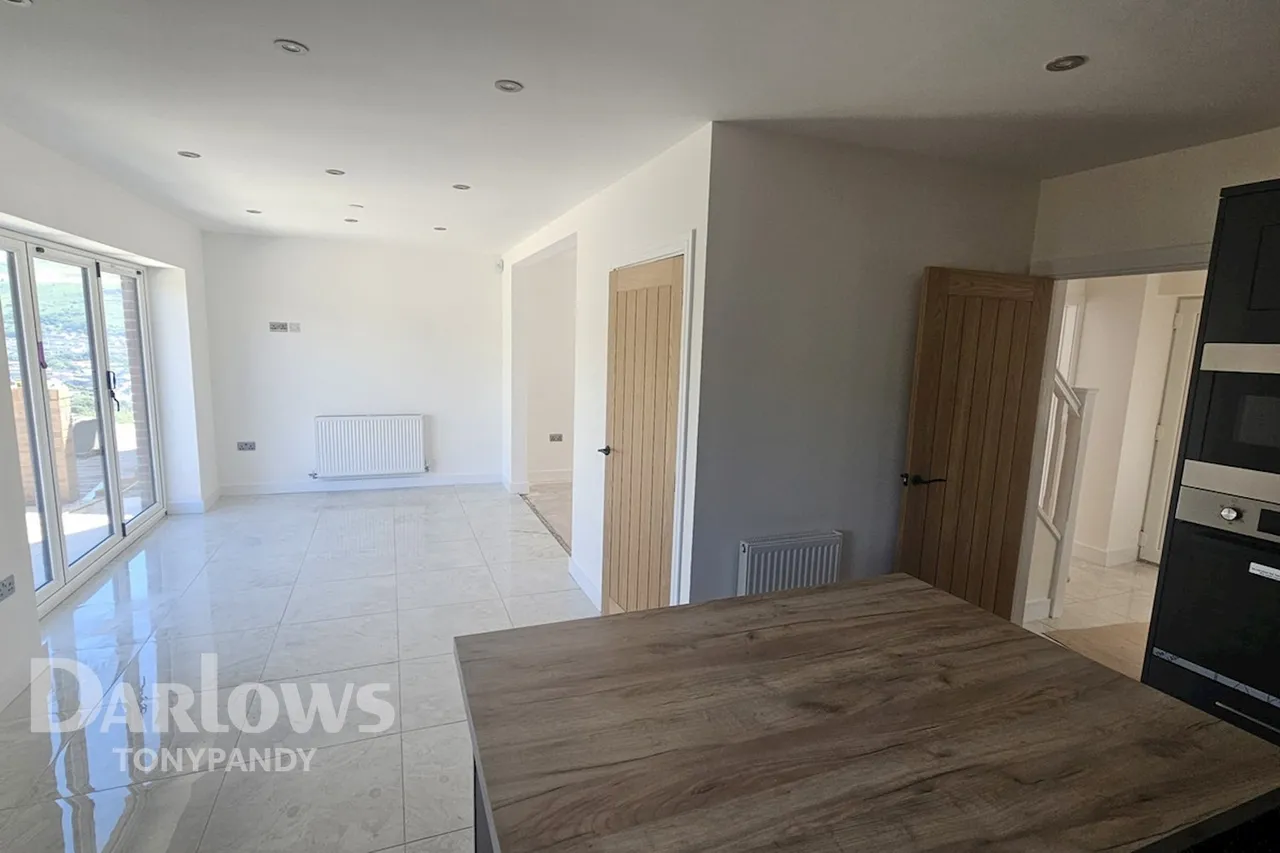 Pleasant Heights, Mount Pleasant, CF39, photo 7