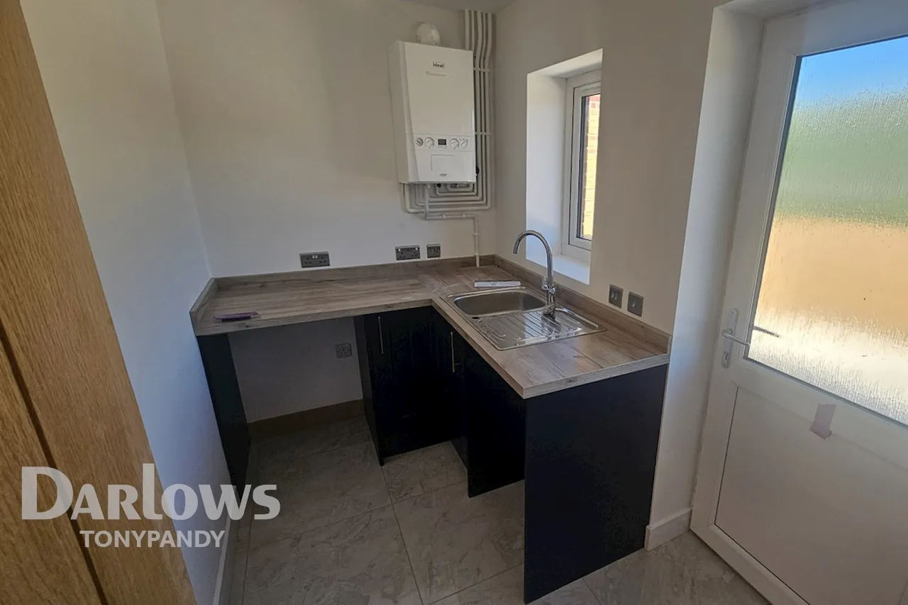 Pleasant Heights, Mount Pleasant, CF39, photo 13