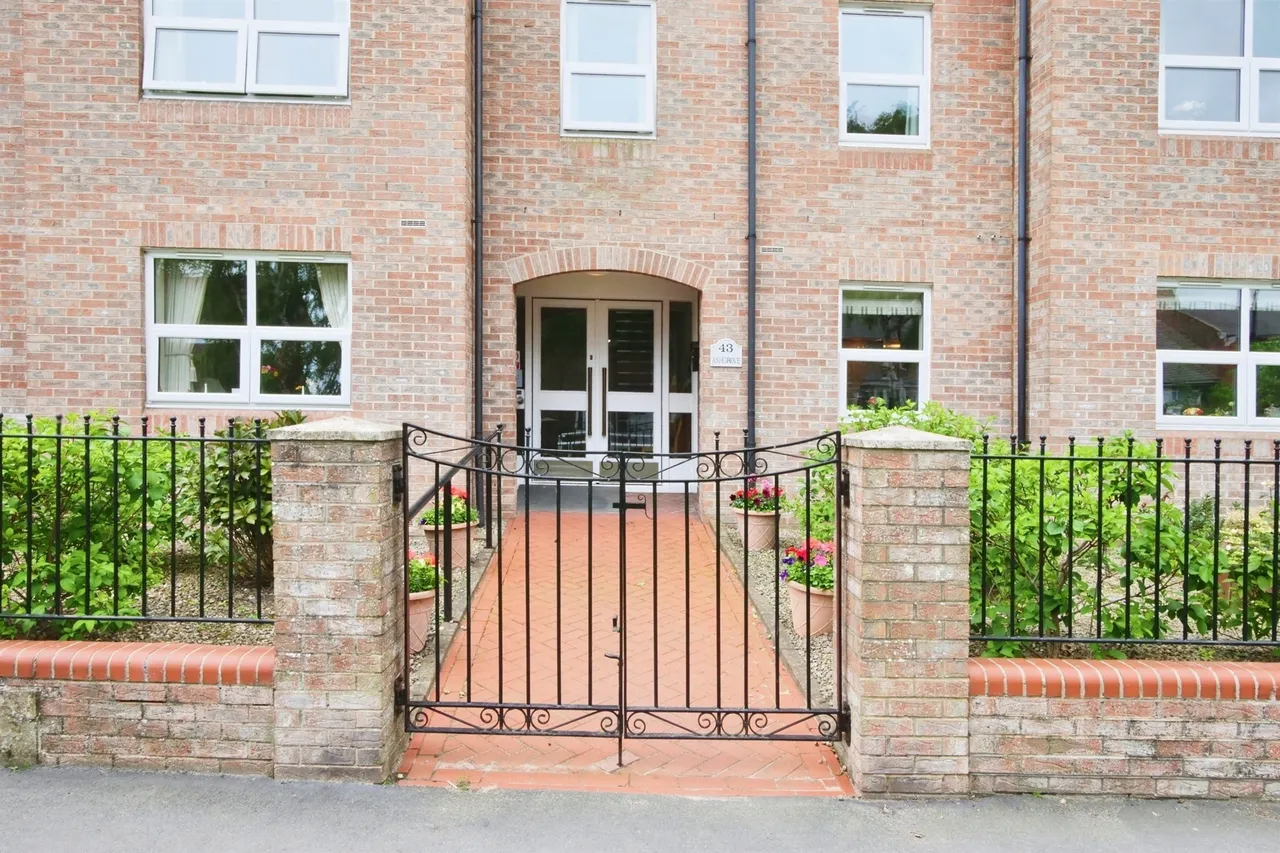 The Village, Haxby, York, photo 10