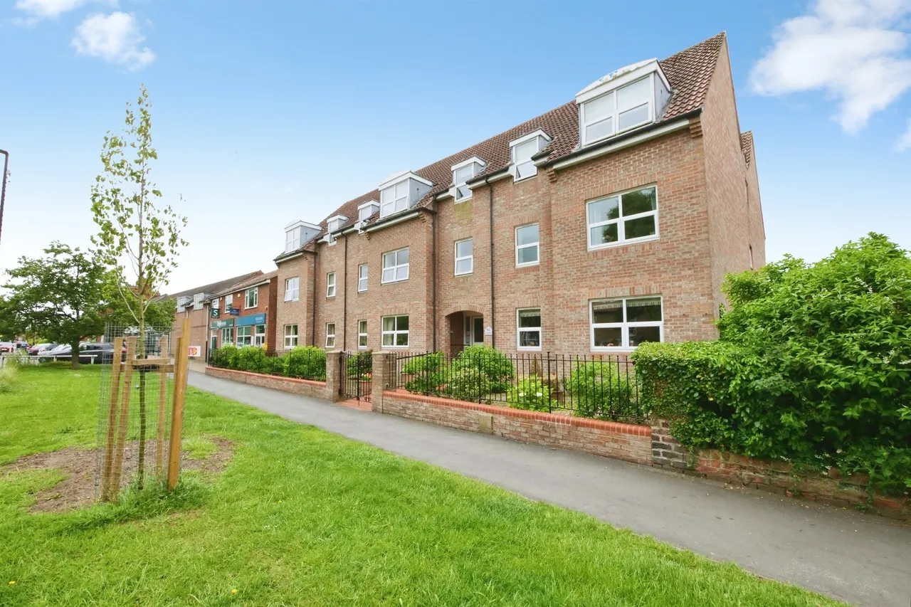 1 bed flat for sale — The Village, Haxby, York