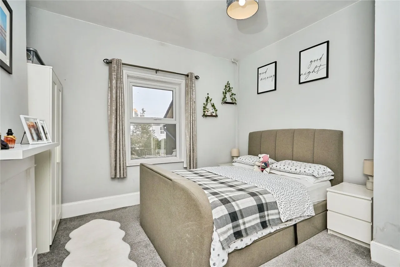York Road, Sandown, PO36, photo 4