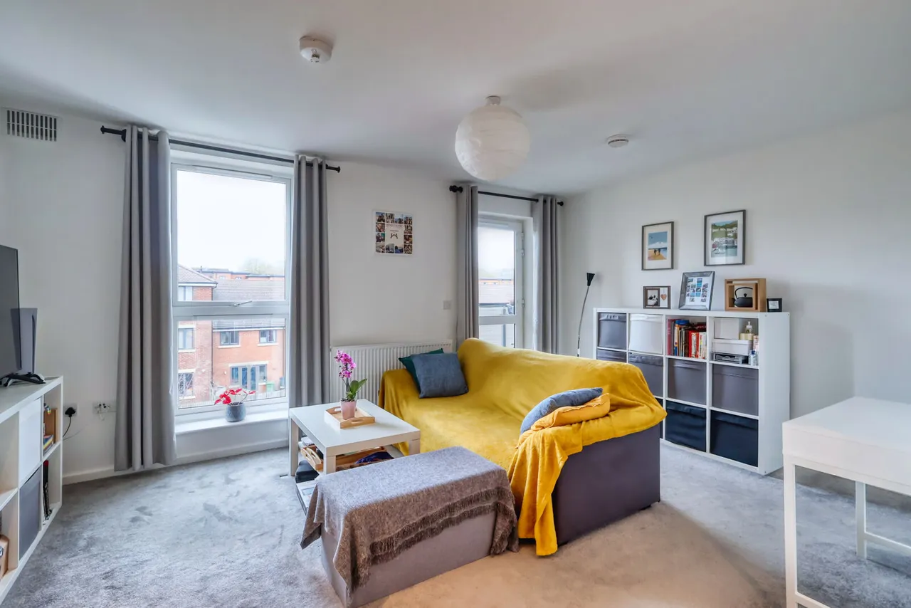 1 bed flat for sale, Warbler Way, High Wycombe, HP12