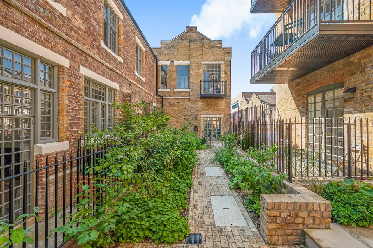 Seacole Walk, London, SW17, photo 11