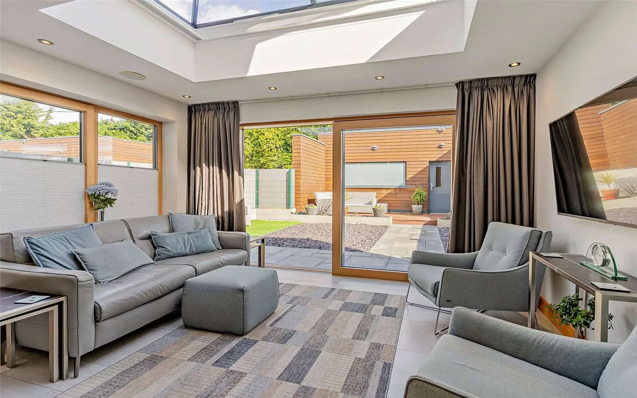 Llantrisant Road, Groesfaen Loop, Pontyclun, Rhondda Cynon Taf, CF72 8NJ, photo 8
