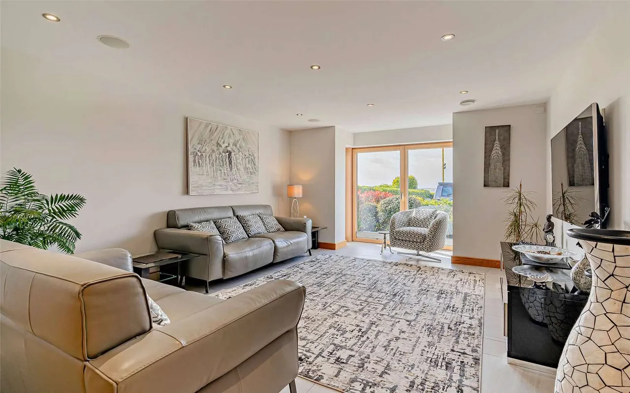 Llantrisant Road, Groesfaen Loop, Pontyclun, Rhondda Cynon Taf, CF72 8NJ, photo 9