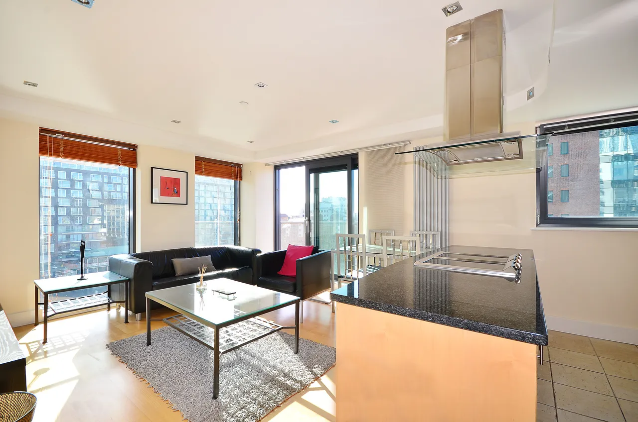 2 bed flat for sale, London, E14