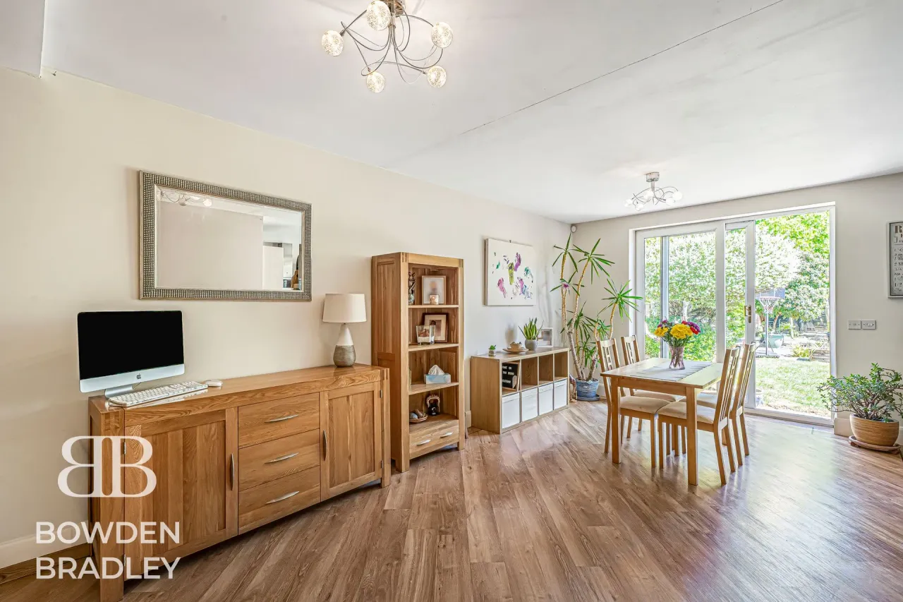 Cedar Avenue, Chadwell Heath, RM6, photo 5