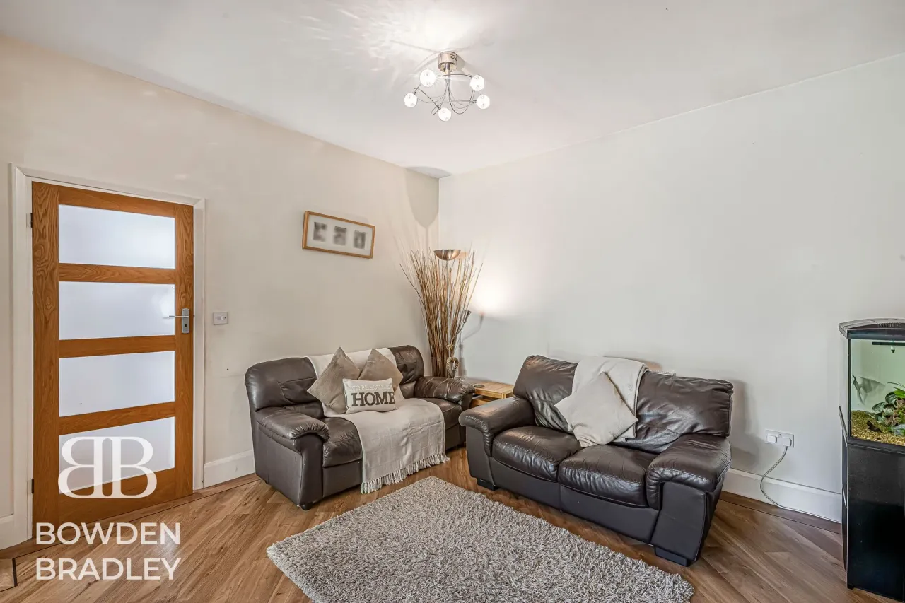 Cedar Avenue, Chadwell Heath, RM6, photo 3