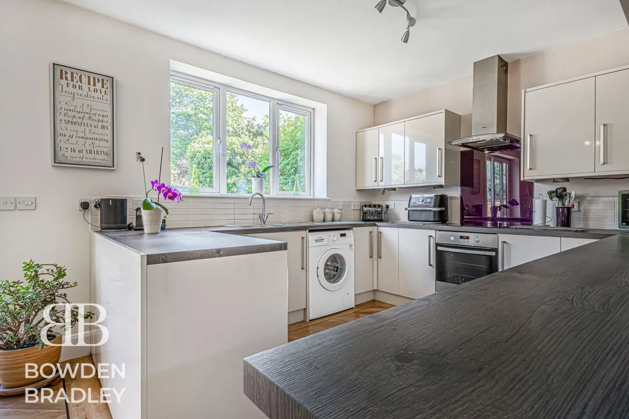 Cedar Avenue, Chadwell Heath, RM6, photo 11