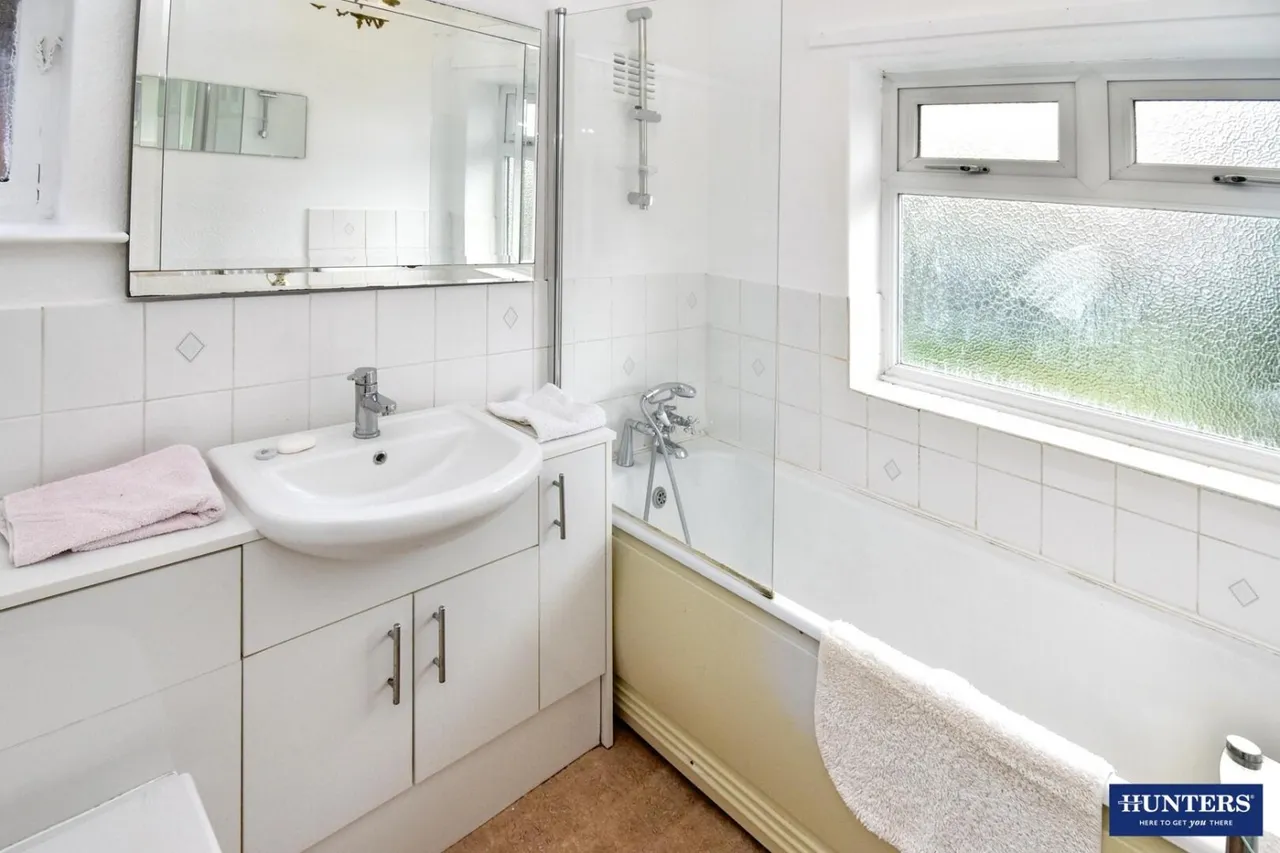 Carlton Drive, Wigston, photo 12