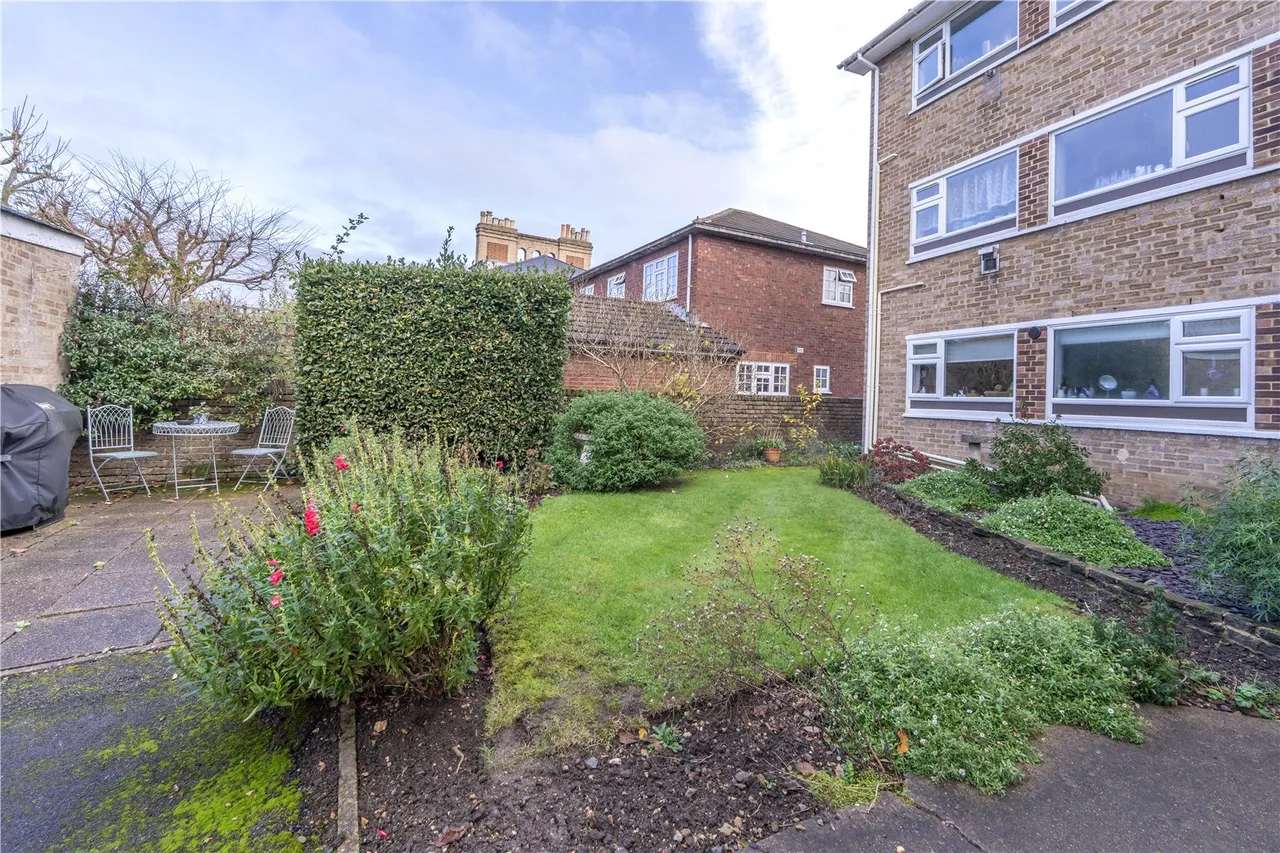 Courtayne Court, Popes Avenue, Twickenham, TW2 5TJ, photo 7
