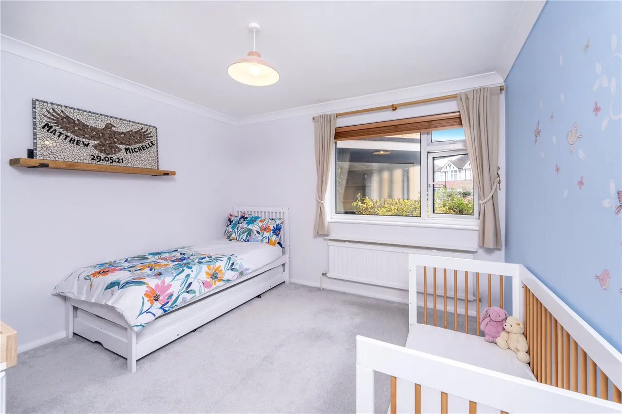 Courtayne Court, Popes Avenue, Twickenham, TW2 5TJ, photo 6