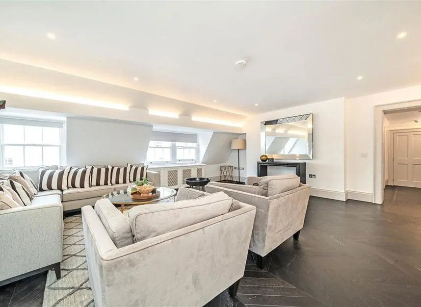 Fitzhardinge Street, Marylebone, W1H, photo 2