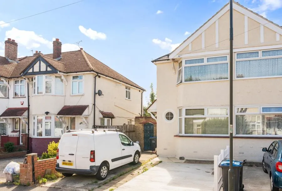Hilary Avenue, Mitcham, CR4, photo 19