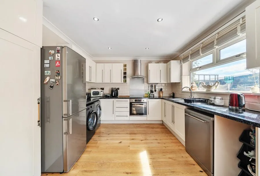 Hilary Avenue, Mitcham, CR4, photo 13