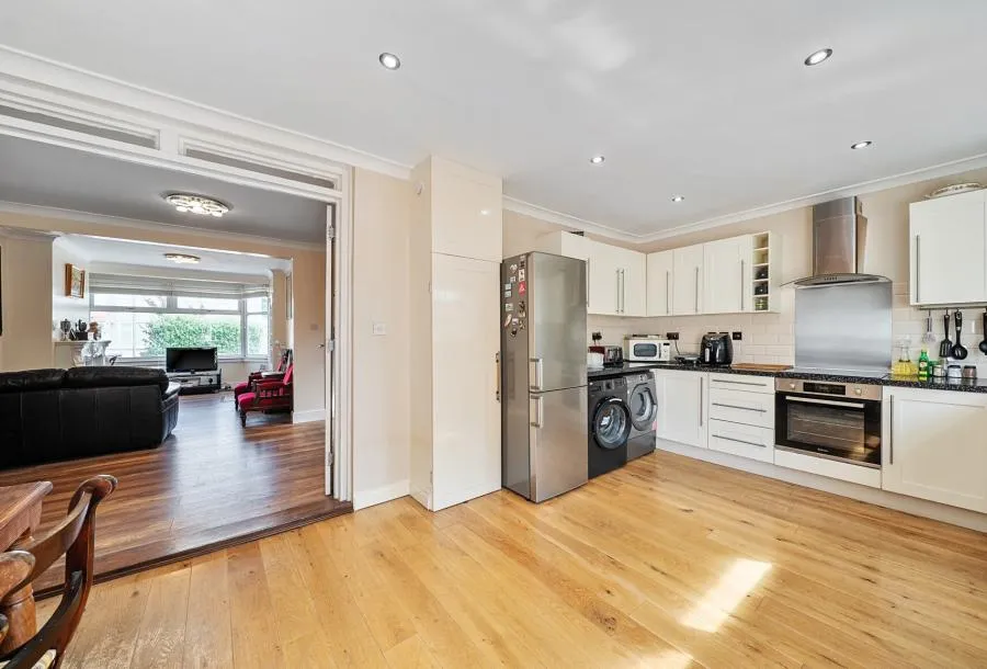 Hilary Avenue, Mitcham, CR4, photo 14